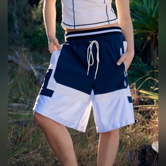 NEW FREE PEOPLE MOVEMENT DRAFT PICK SHORTS SIZE SMALL $98 - Picture 4 of 9
